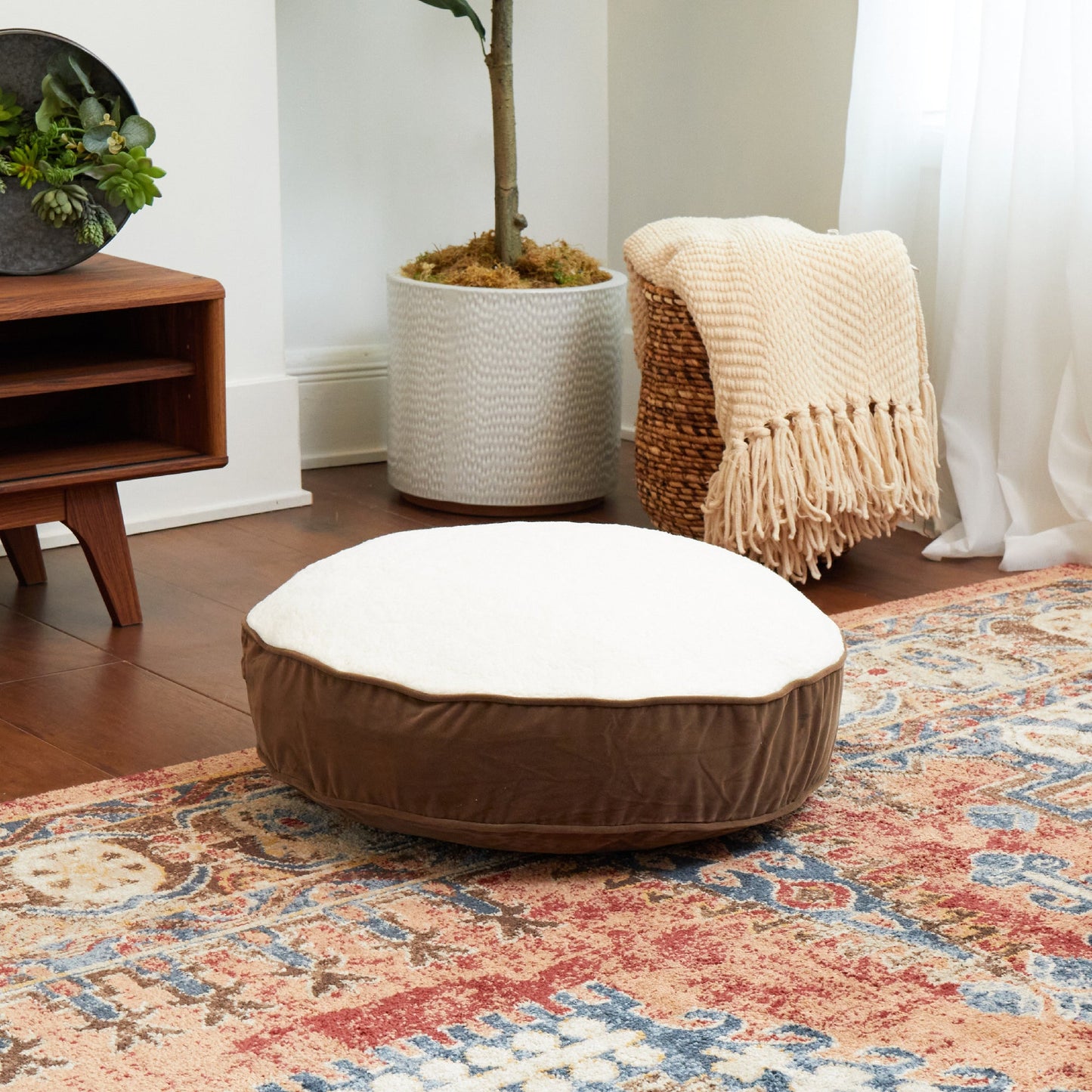 Scout Deluxe Round Sherpa Top Pillow Dog Bed